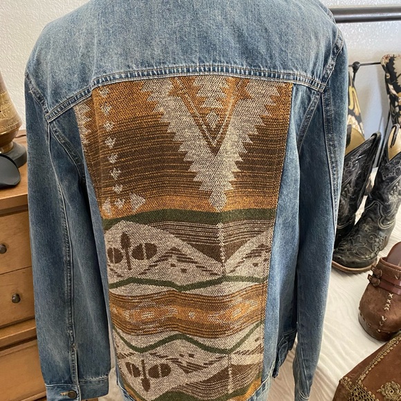 Jean jacket with western design - Picture 1 of 4